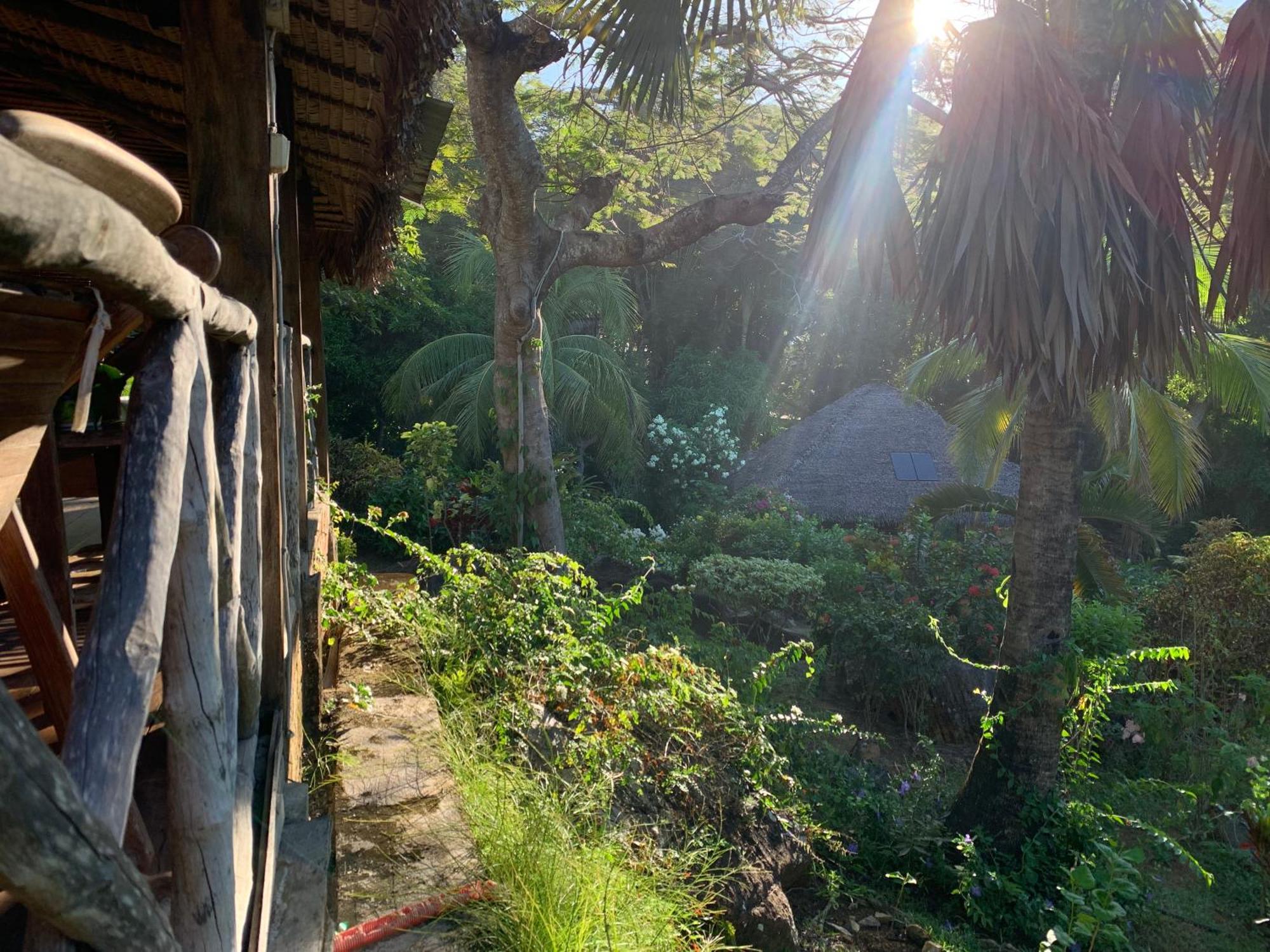 Bed and Breakfast Les Jardins D'Ankify Andimaka Exterior foto