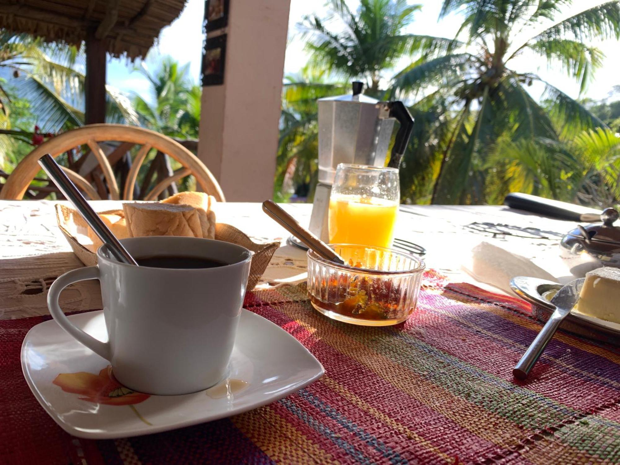 Bed and Breakfast Les Jardins D'Ankify Andimaka Exterior foto