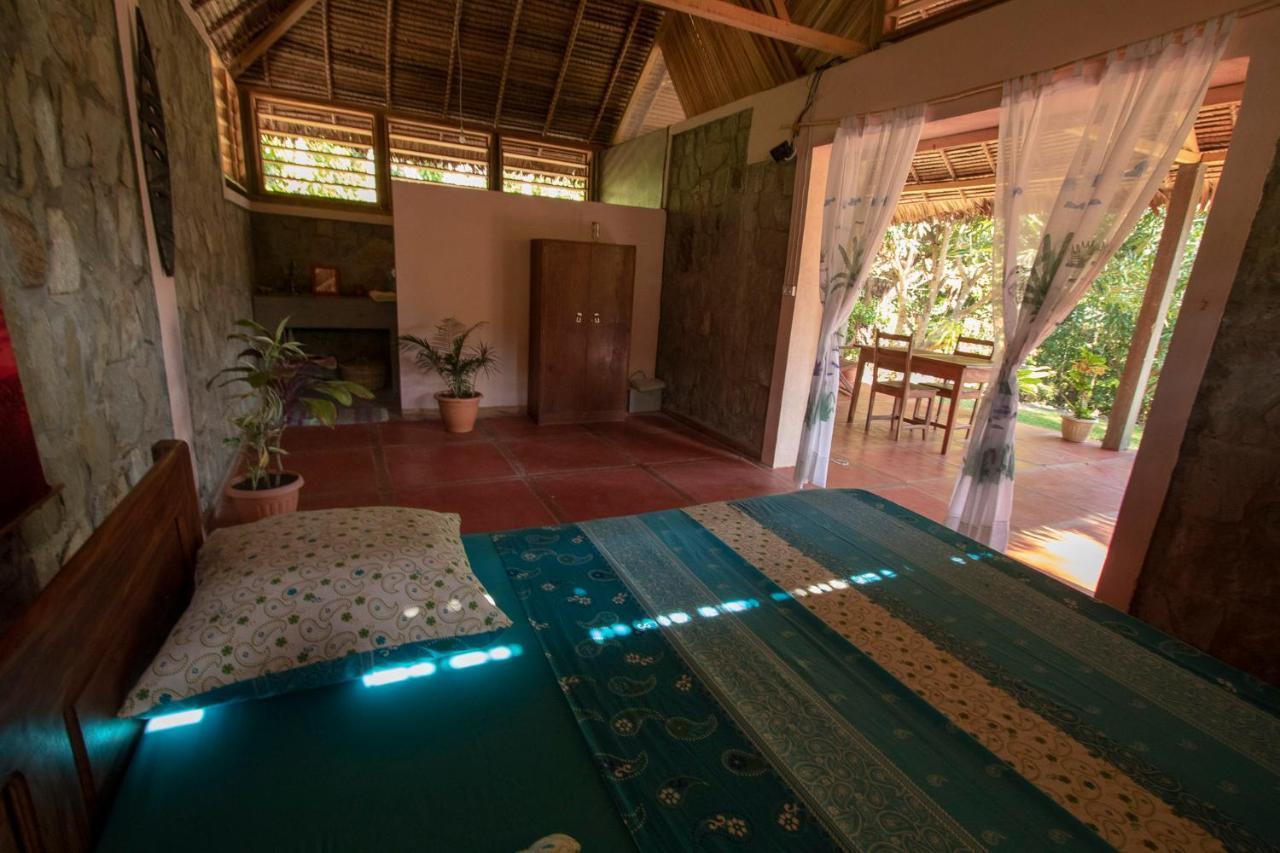 Bed and Breakfast Les Jardins D'Ankify Andimaka Exterior foto